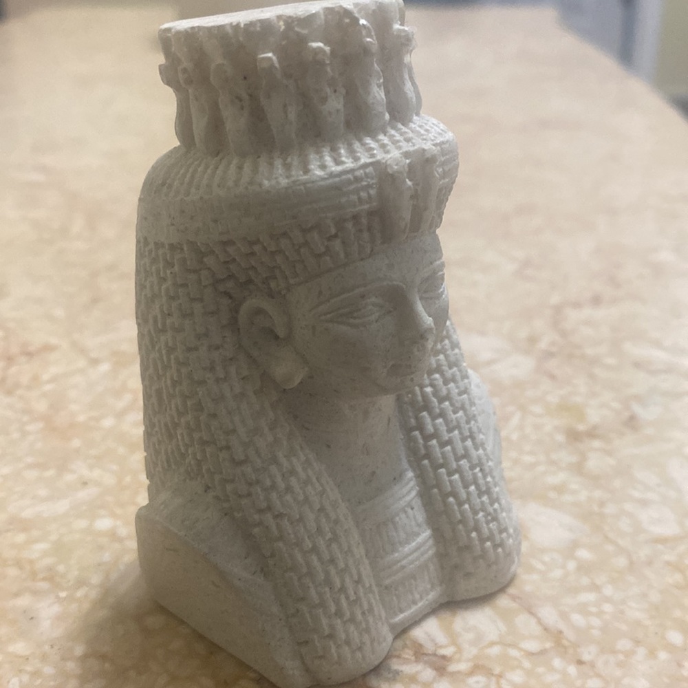 EGYPTIAN GODDESS HAND CARVED FROM PURE WHITE STONE IMPORTED FROM EGYPT - Picture 3 of 4